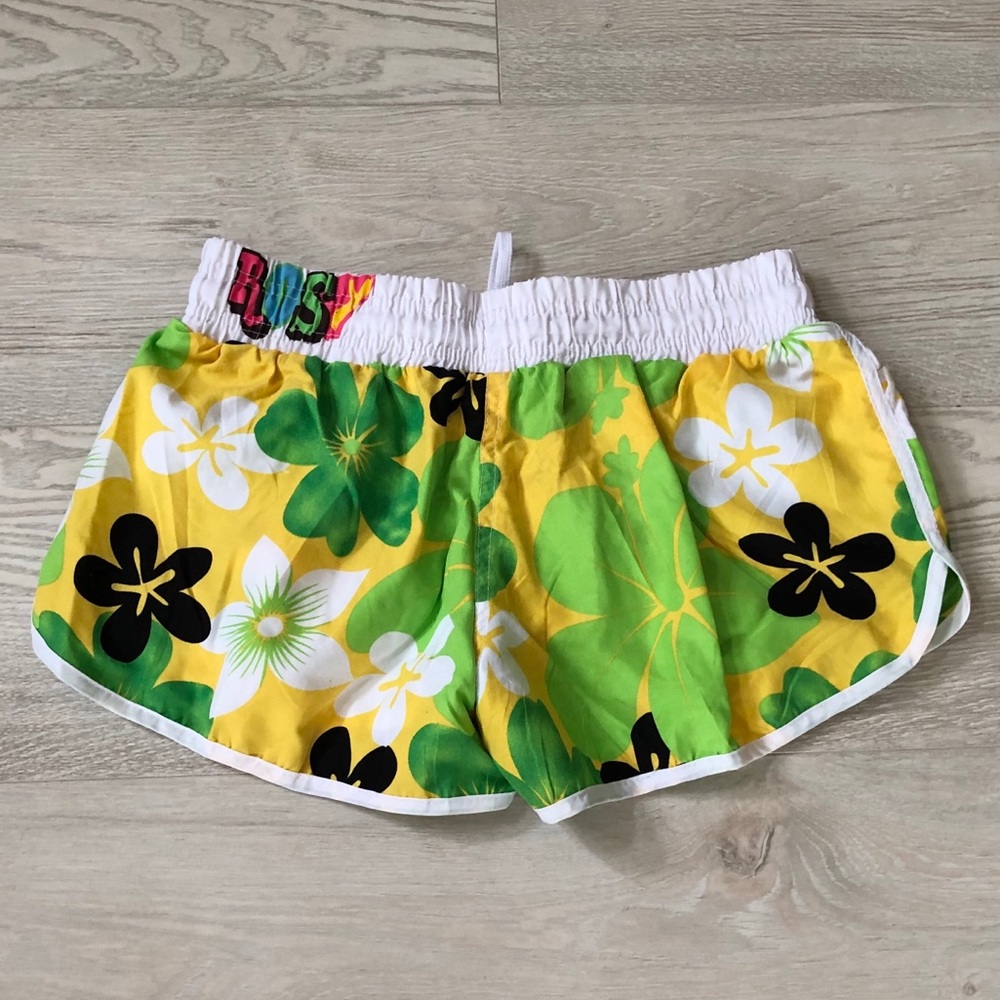 New Italian Girl’s Dri-Fit Athletic Floral Shorts - Picture 13 of 16